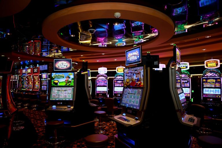 Why Online Slot Gaming Feels Like Interactive Pop Art